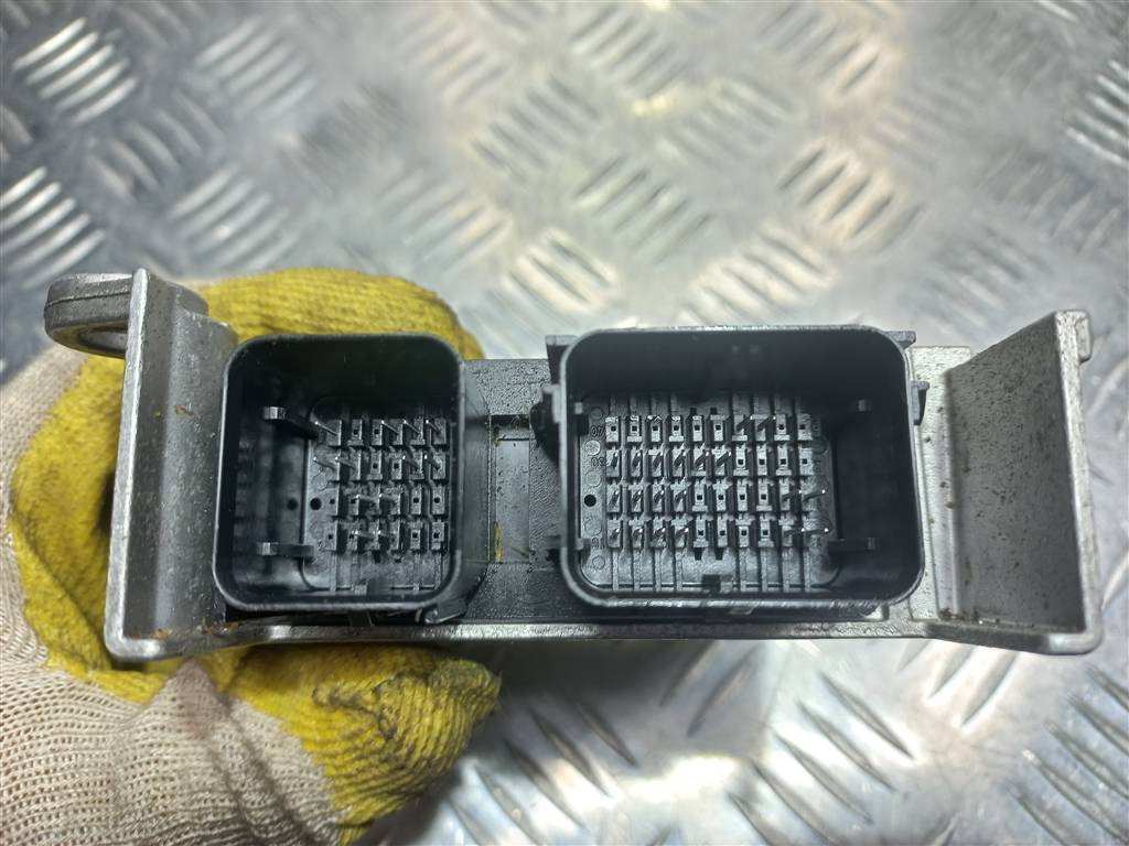 блок управления srs (air bag) FORD Focus 1.6 MT (100 л.с.)Focus  II (2005—2008) Хетчбэк 1717369, 980 рублей, Москва