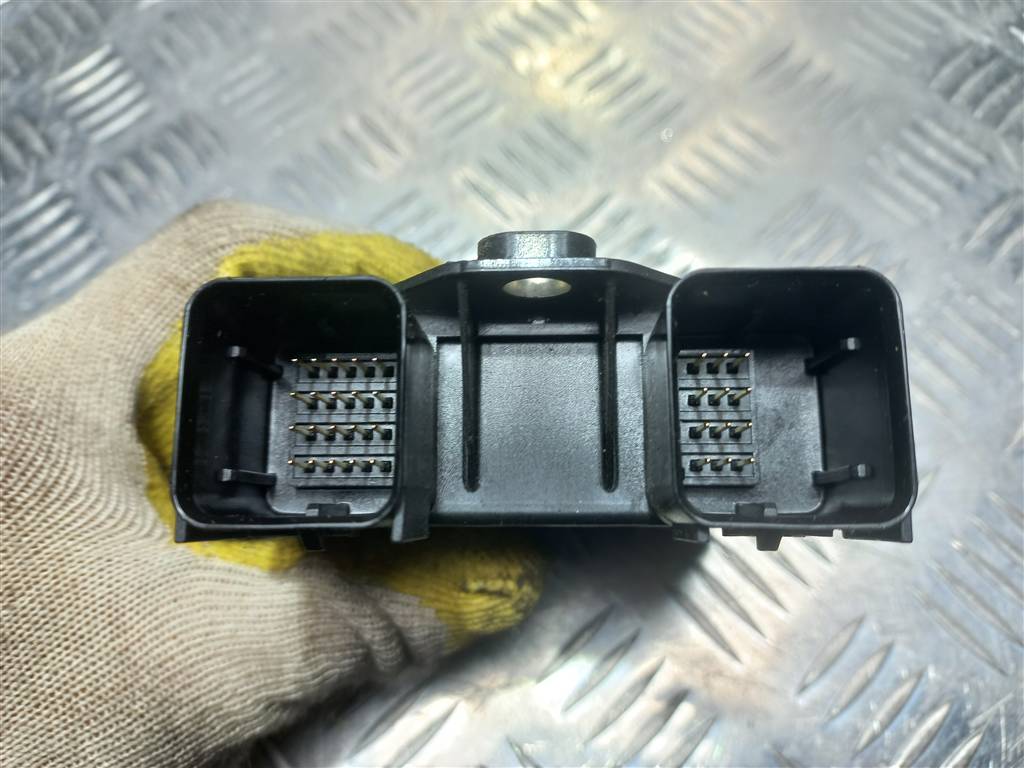 блок управления srs (air bag) FORD Fusion 1.6 AT (101 л.с.)Fusion  I рестайлинг (2005—2012) Хетчбэк 1438907, 980 рублей, Москва