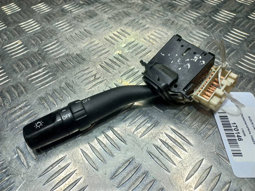 переключатель подрулевой SUZUKI LIANA 1.6 MT (106 л.с.)Liana  I рестайлинг (2004—2008) Универсал 17A089, 1550 рублей, Москва