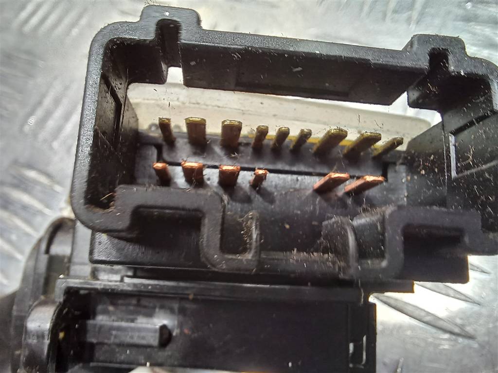 переключатель подрулевой SUZUKI LIANA 1.6 MT (103 л.с.)Liana  I (2001—2006) Седан 17A164LH2, 1550 рублей, Москва