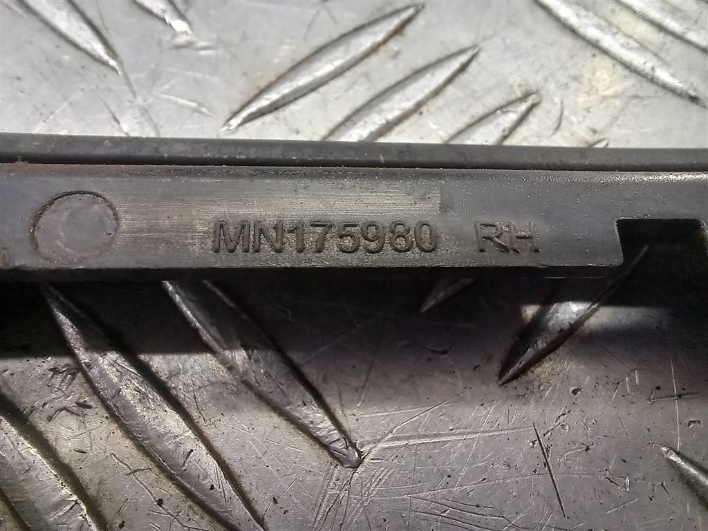 накладка бампера заднего MITSUBISHI LANCER 1.6 MT (98 л.с.)Lancer  IX (2000—2007) Универсал MN175980, 860 рублей, Москва