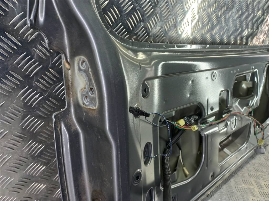 крышка багажника SUZUKI JIMNY 1.3 4WD MT (86 л.с.)Jimny  III рестайлинг (2005—2012) Внедорожник 6910081A40, 23400 рублей, Москва