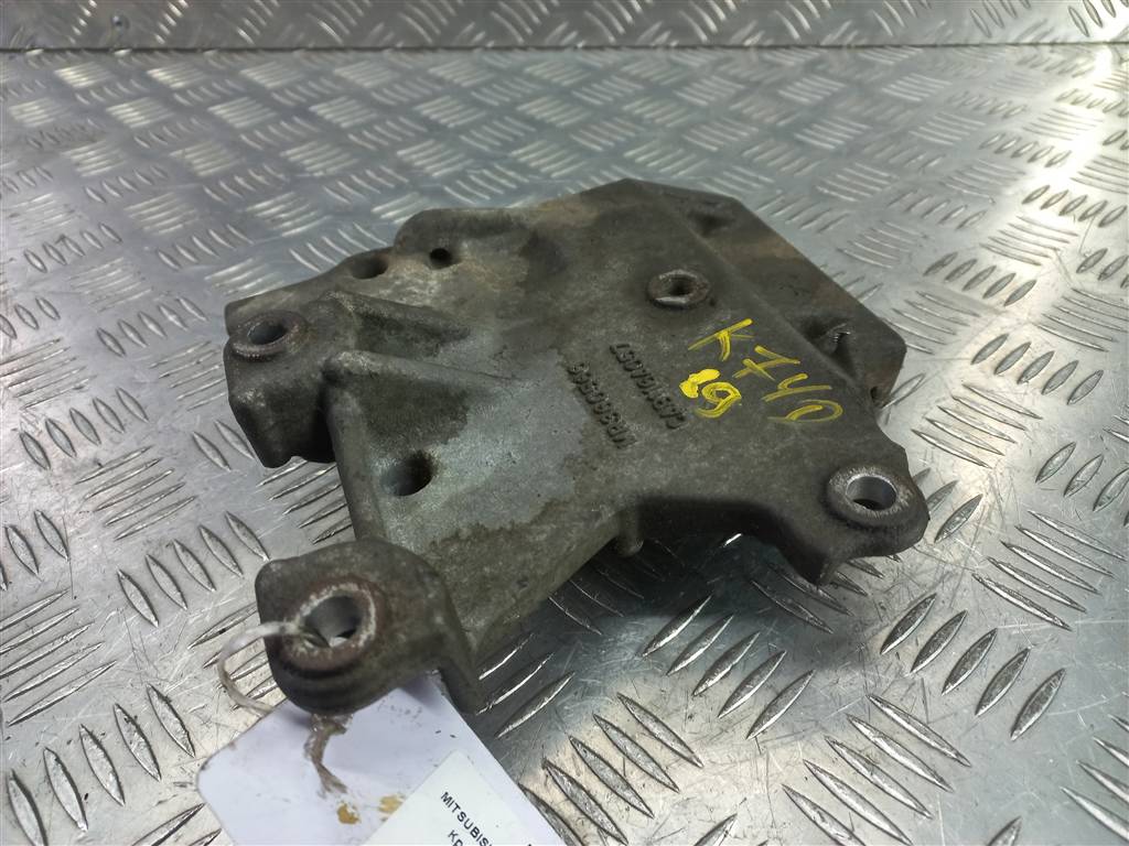 кронштейн компрессора кондиционера MITSUBISHI LANCER 1.6 MT (98 л.с.)Lancer  IX (2000—2007) Универсал MR360566, 860 рублей, Москва