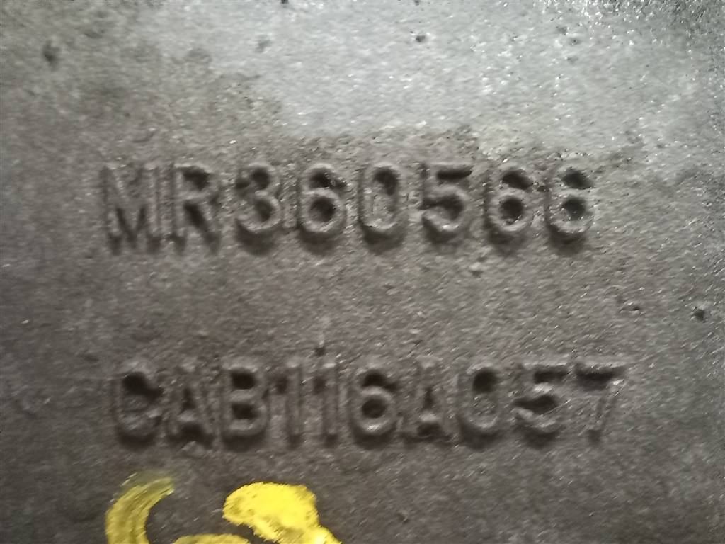 кронштейн компрессора кондиционера MITSUBISHI LANCER 1.6 MT (98 л.с.)Lancer  IX (2000—2007) Универсал MR360566, 860 рублей, Москва