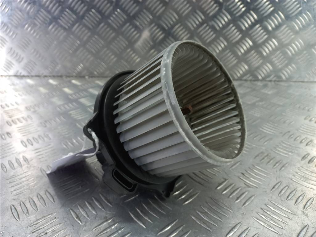 моторчик отопителя SUZUKI JIMNY 1.3 4WD MT (86 л.с.)Jimny  III рестайлинг (2005—2012) Внедорожник 7415081A01, 5350 рублей, Москва