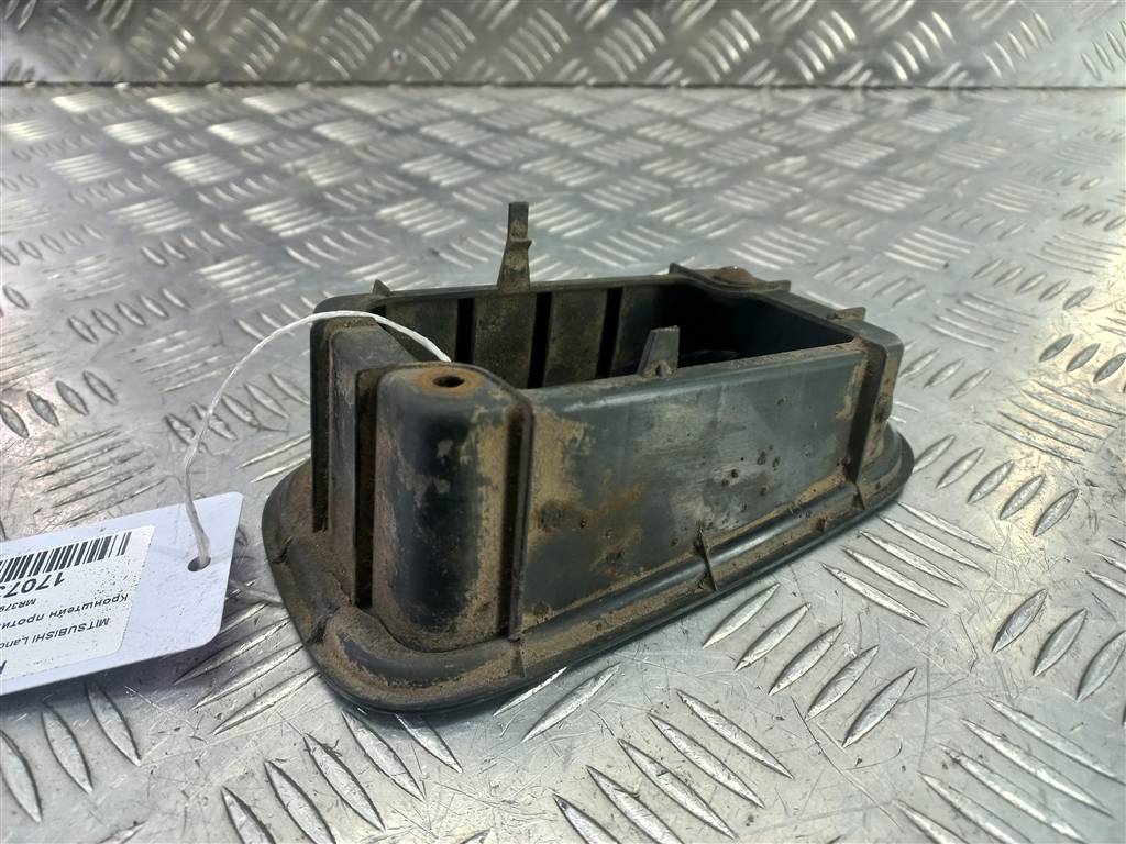 кронштейн противотуманной фары MITSUBISHI LANCER 1.6 MT (98 л.с.)Lancer  IX (2000—2007) Универсал MR379312, 630 рублей, Москва