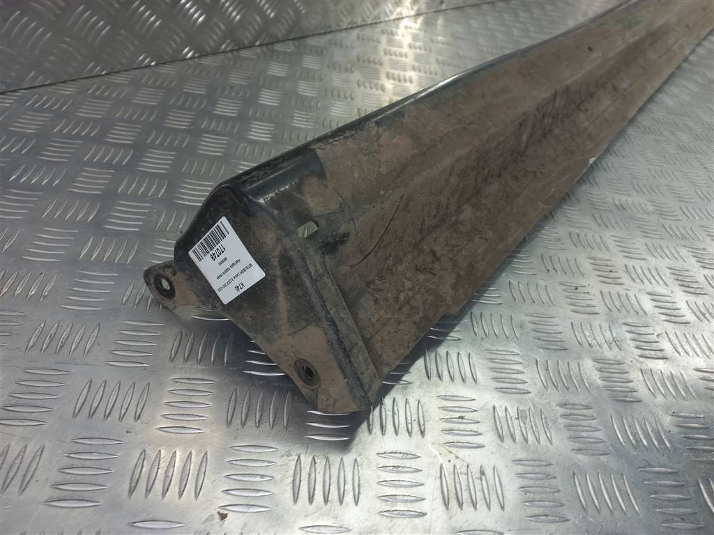 накладка порога MITSUBISHI LANCER 1.6 MT (98 л.с.)Lancer  IX (2000—2007) Универсал MR380003, 2010 рублей, Москва