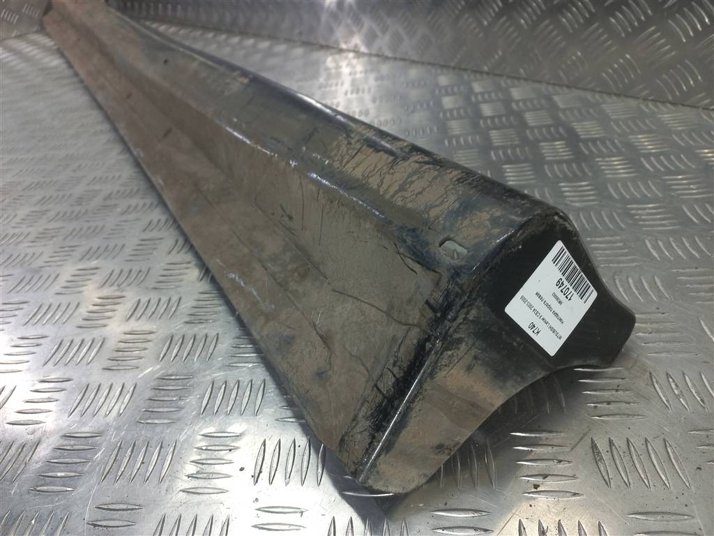 накладка порога MITSUBISHI LANCER 1.6 MT (98 л.с.)Lancer  IX (2000—2007) Универсал MR380003, 2010 рублей, Москва