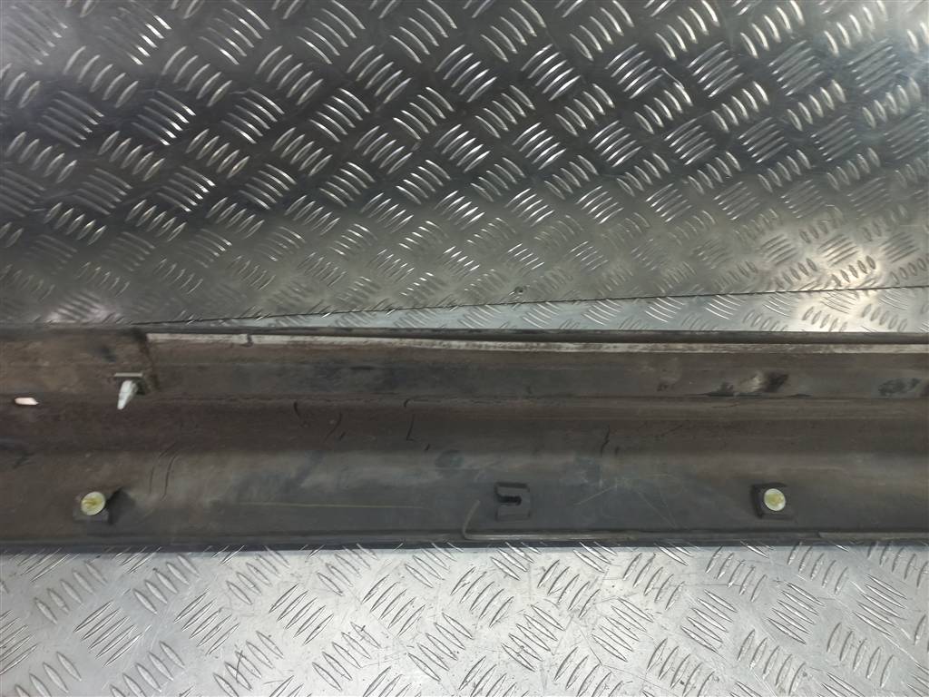 накладка порога MITSUBISHI LANCER 1.6 MT (98 л.с.)Lancer  IX (2000—2007) Универсал MR380003, 2010 рублей, Москва