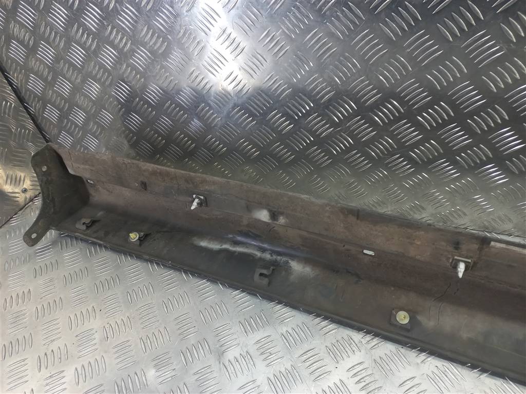 накладка порога MITSUBISHI LANCER 1.6 MT (98 л.с.)Lancer  IX (2000—2007) Универсал MR380003, 2010 рублей, Москва