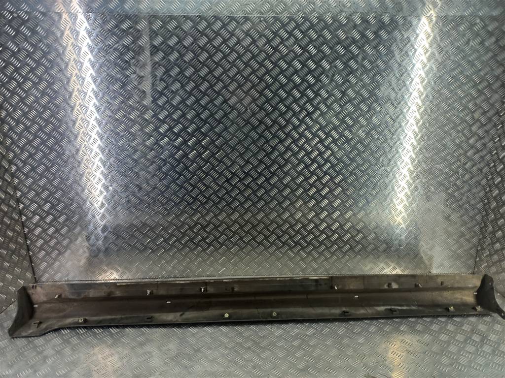 накладка порога MITSUBISHI LANCER 1.6 MT (98 л.с.)Lancer  IX (2000—2007) Универсал MR380004, 3390 рублей, Москва