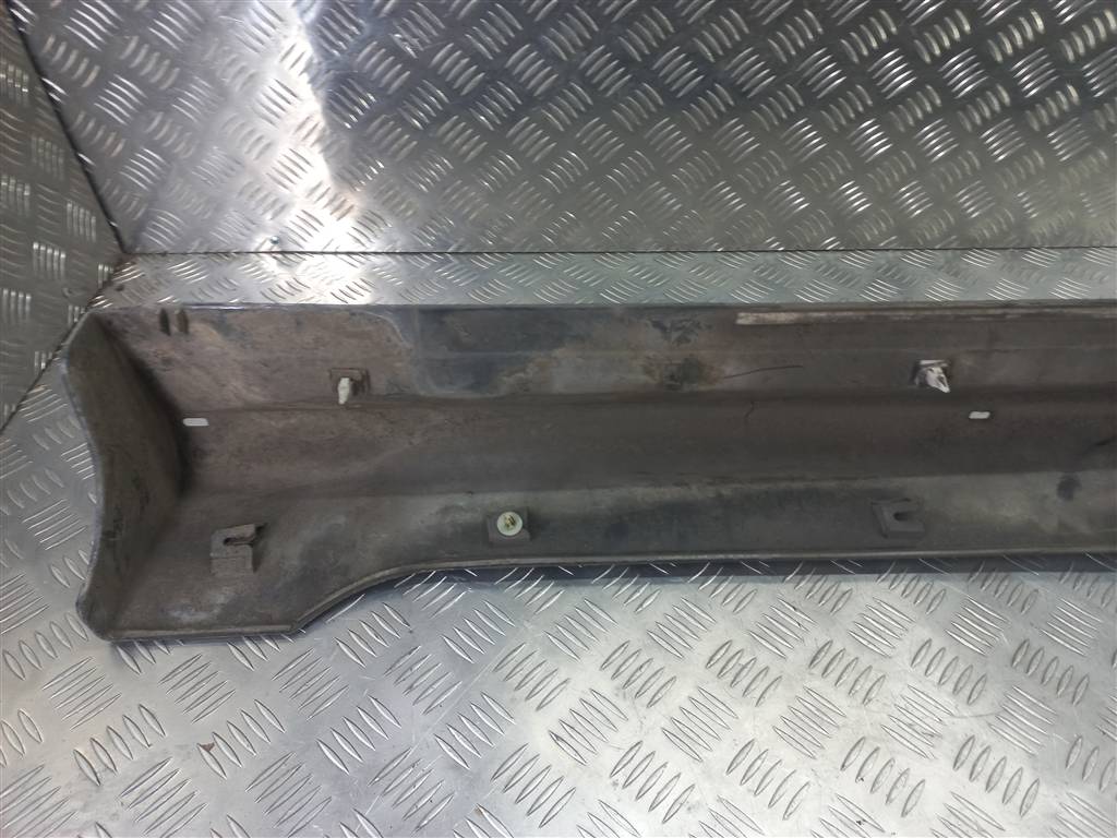 накладка порога MITSUBISHI LANCER 1.6 MT (98 л.с.)Lancer  IX (2000—2007) Универсал MR380004, 3390 рублей, Москва