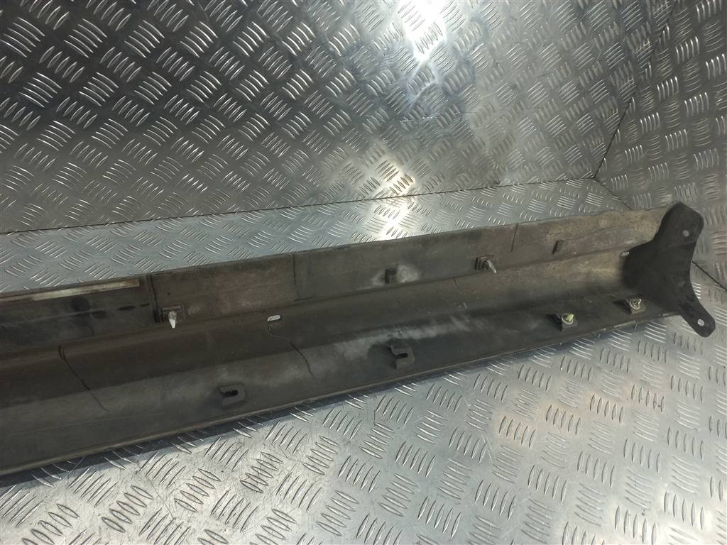 накладка порога MITSUBISHI LANCER 1.6 MT (98 л.с.)Lancer  IX (2000—2007) Универсал MR380004, 3390 рублей, Москва