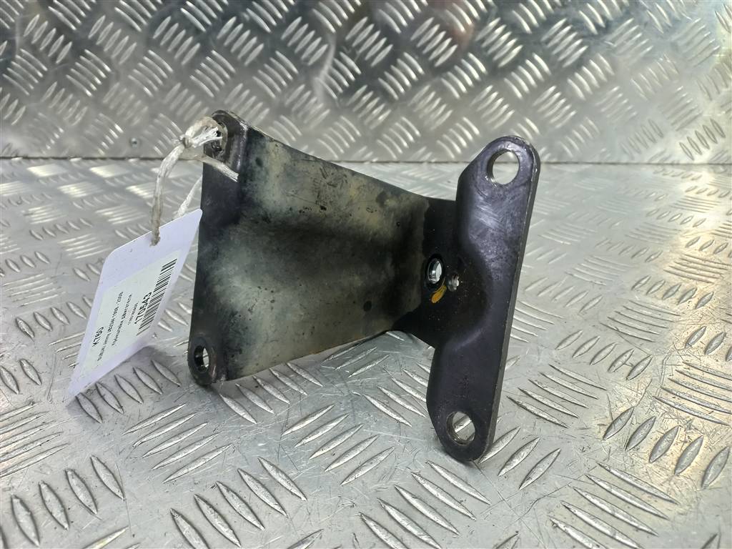 кронштейн двигателя (двс) SUZUKI JIMNY 1.3 4WD MT (86 л.с.)Jimny  III рестайлинг (2005—2012) Внедорожник 1165180A00, 1090 рублей, Москва