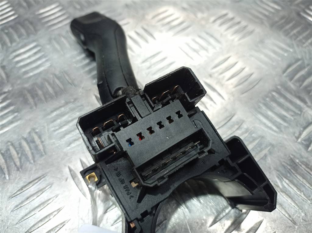 переключатель подрулевой SKODA FABIA  4B0953503H, 2130 рублей, Москва