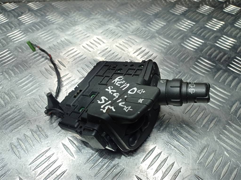 переключатель подрулевой Renault Scenic  7701065912, 980 рублей, Москва