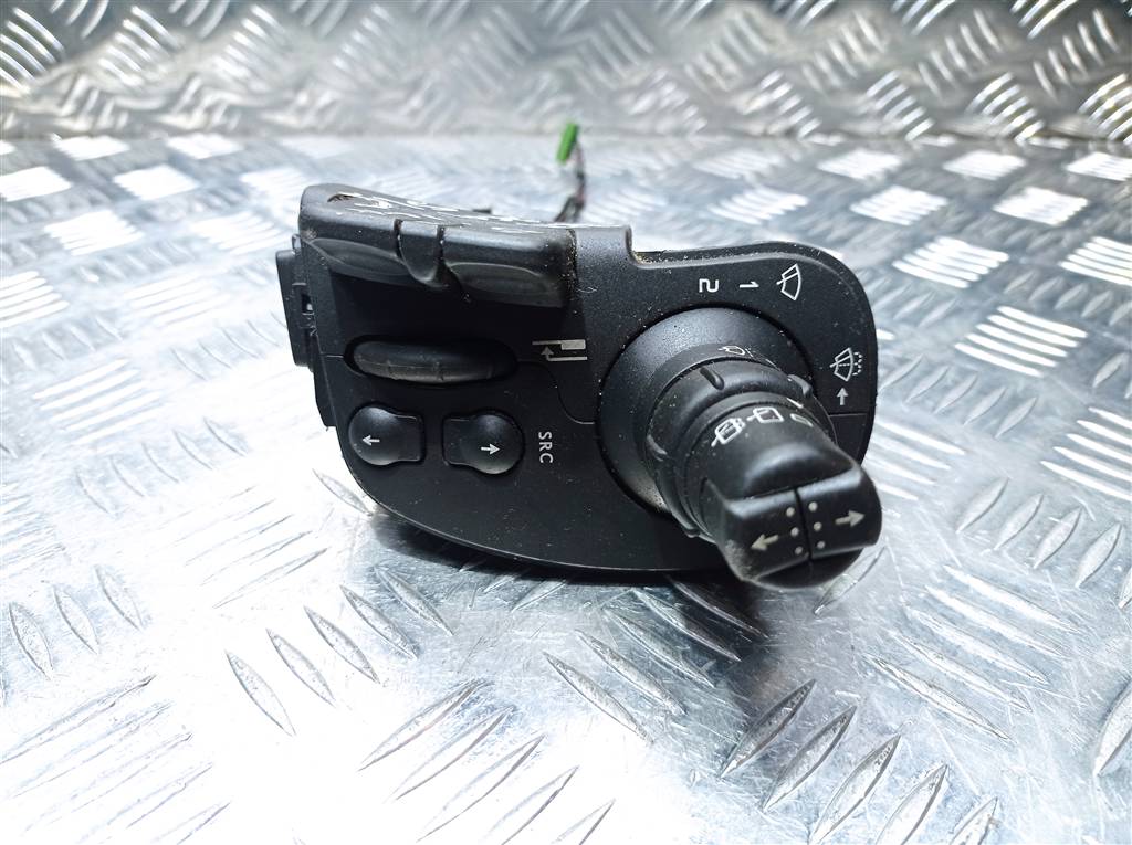 переключатель подрулевой Renault Scenic  7701065912, 980 рублей, Москва