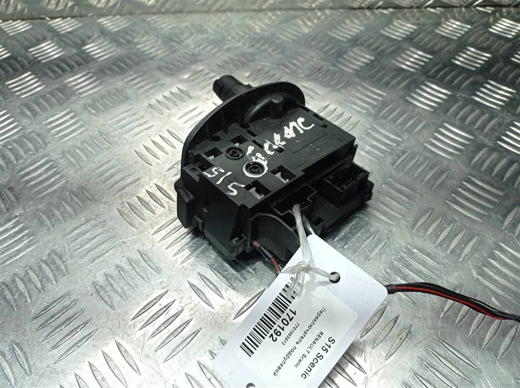 переключатель подрулевой Renault Scenic  7701065912, 980 рублей, Москва