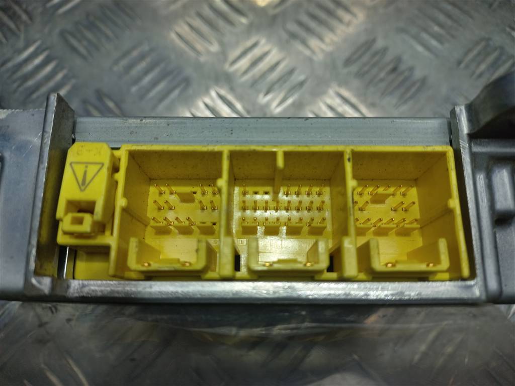 блок управления srs (air bag) SUZUKI Grand Vitara 2.4 MT (169 л.с.)Grand Vitara  II рестайлинг (2008—2012) Внедорожник 3891076K30, 1780 рублей, Москва