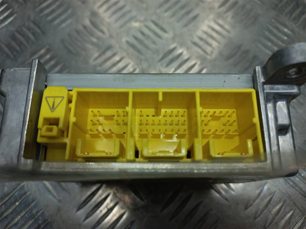 блок управления srs (air bag) SUZUKI Grand Vitara 2.4 MT (166 л.с.)Grand Vitara  II рестайлинг (2008—2012) Внедорожник 3891076K30, 1780 рублей, Москва