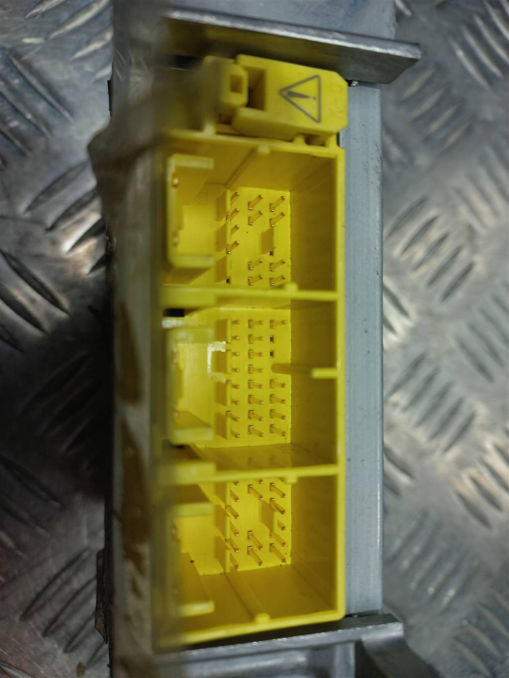 блок управления srs (air bag) SUZUKI Grand Vitara 1.6 4WD MT (106 л.с.)Grand Vitara  II (2005—2008) Внедорожник 3891065J50, 750 рублей, Москва