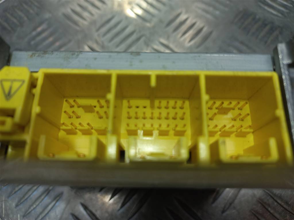 блок управления srs (air bag) SUZUKI Grand Vitara 1.6 4WD MT (106 л.с.)Grand Vitara  II (2005—2008) Внедорожник 3891065J50, 750 рублей, Москва