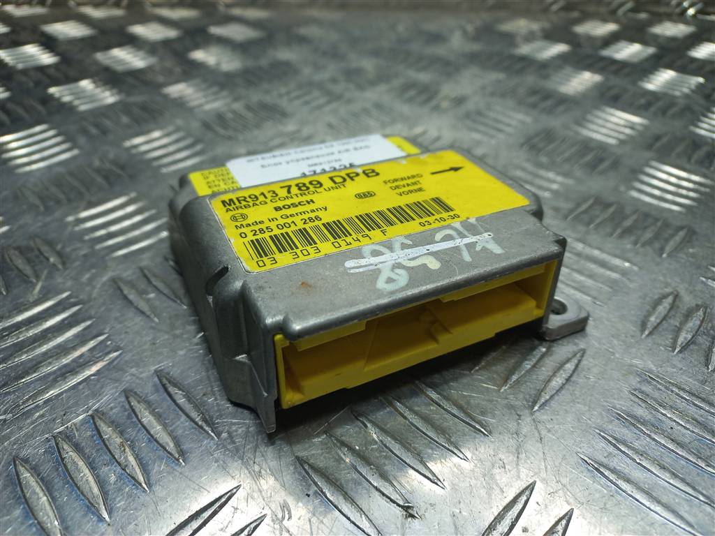блок управления srs (air bag) MITSUBISHI CARISMA  MR913789, 520 рублей, Москва