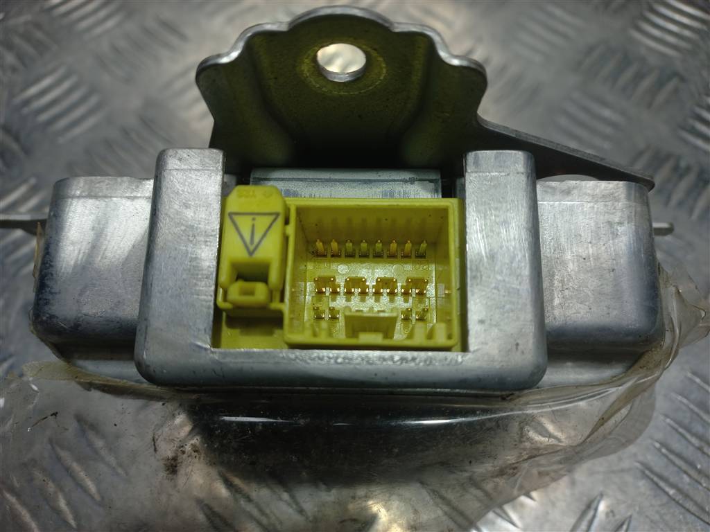 блок управления srs (air bag) SUZUKI Grand Vitara 2.0 MT (128 л.с.)Grand Vitara  I (1997—2001) Внедорожник 38910-50J10, 3620 рублей, Москва