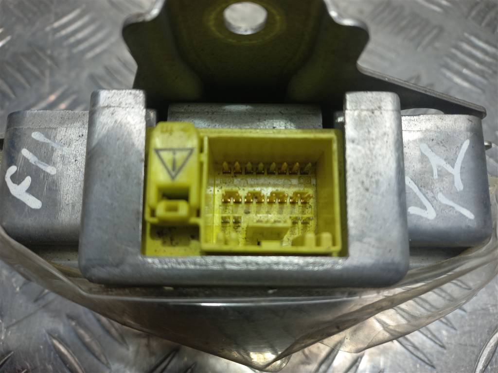 блок управления srs (air bag) SUZUKI Grand Vitara 2.0 MT (128 л.с.)Grand Vitara  I (1997—2001) Внедорожник 38910-50J10, 3620 рублей, Москва