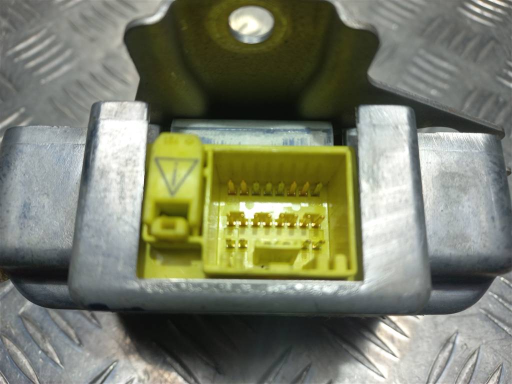 блок управления srs (air bag) SUZUKI Grand Vitara 2.0 MT (128 л.с.)Grand Vitara  I (1997—2001) Внедорожник 38910-50J10, 3620 рублей, Москва