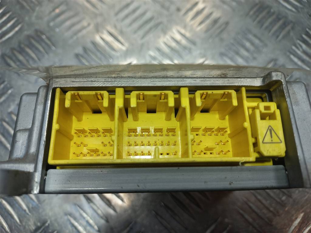 блок управления srs (air bag) SUZUKI Grand Vitara 2.0 4WD MT (140 л.с.)Grand Vitara  I рестайлинг (2000—2006) Внедорожник 3891065J30, 980 рублей, Москва