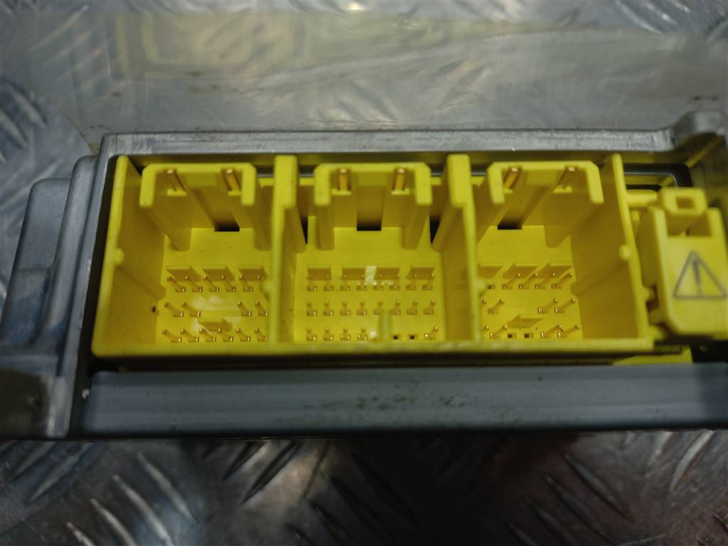 блок управления srs (air bag) SUZUKI Grand Vitara 1.6 4WD MT (106 л.с.)Grand Vitara  II (2005—2008) Внедорожник 3891065J50, 750 рублей, Москва