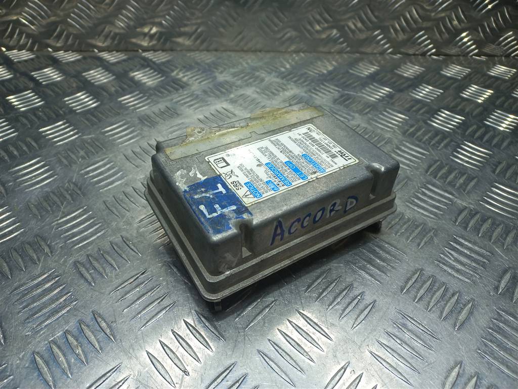 блок управления srs (air bag) HONDA Accord 2.4 AT (190 л.с.)Accord  VII (2002—2006) Седан 77960SEDE82, 3279 рублей, Москва
