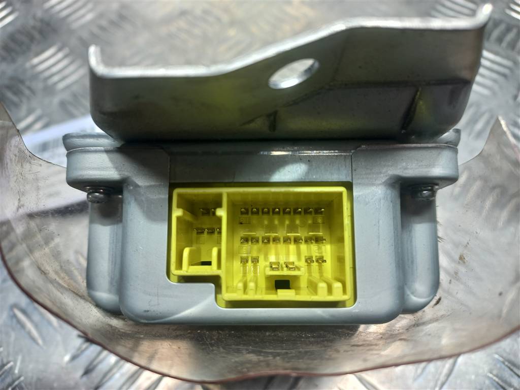 блок управления srs (air bag) SUZUKI JIMNY 1.3 4WD MT (86 л.с.)Jimny  III рестайлинг (2005—2012) Внедорожник 3891076JD0, 980 рублей, Москва