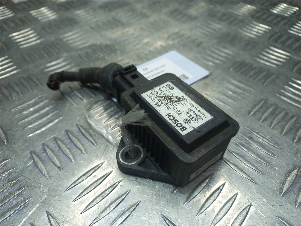 датчик ускорения SKODA SUPERB  8E0907637A, 630 рублей, Москва