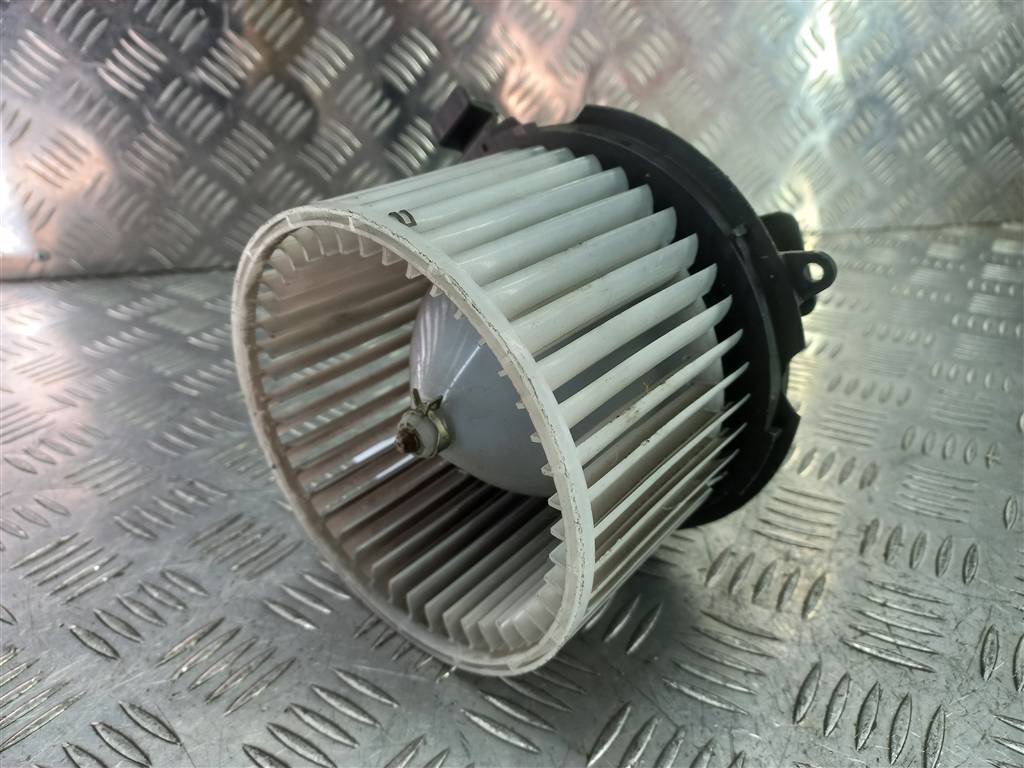 моторчик отопителя SUZUKI SX4 1.6 MT (125 л.с.)Swift  III (2004—2011) Хетчбэк 7415080J10, 5350 рублей, Москва