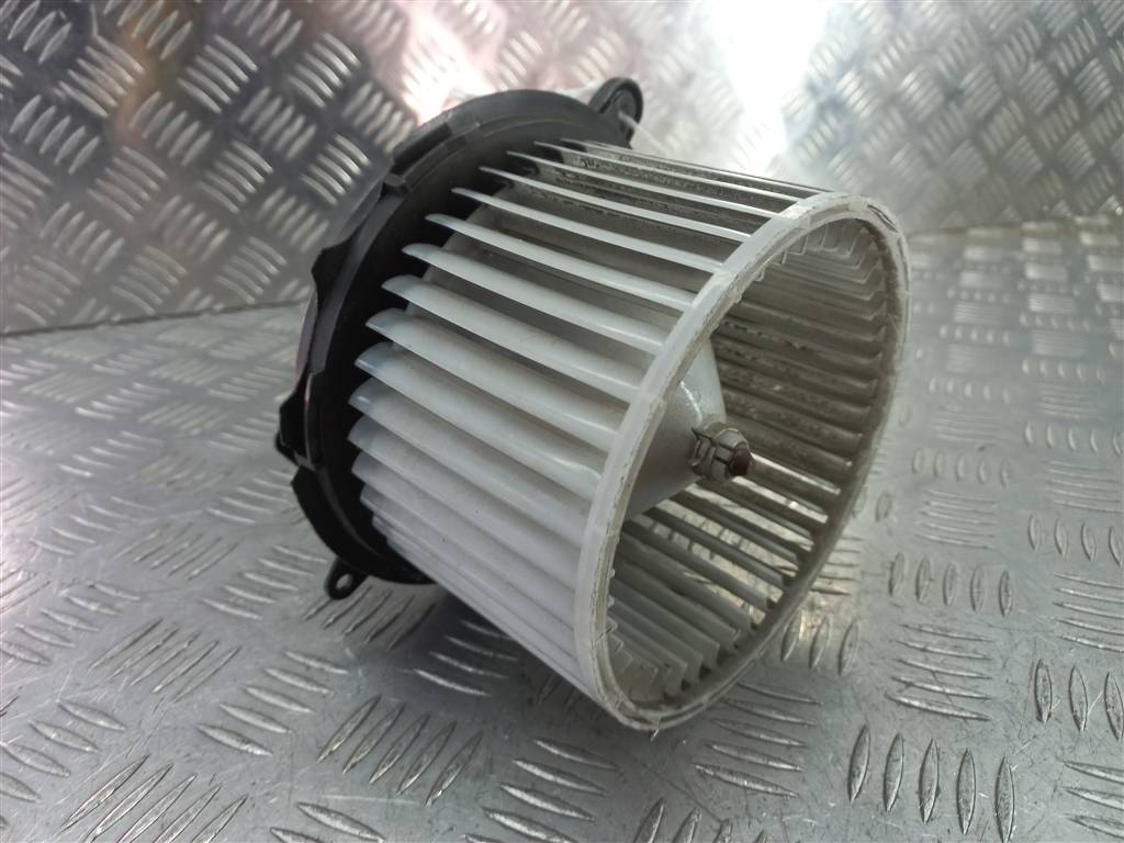 моторчик отопителя SUZUKI SX4 1.6 MT (125 л.с.)Swift  III (2004—2011) Хетчбэк 7415080J10, 5350 рублей, Москва