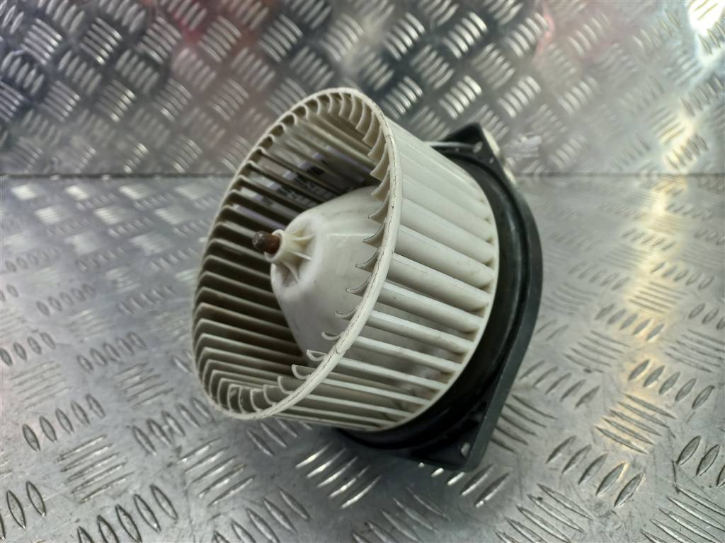 мотор отопителя SUZUKI IGNIS 1.3 MT (93 л.с.)Ignis  II (2003—2008) Хетчбэк 7415086G00, 2130 рублей, Москва