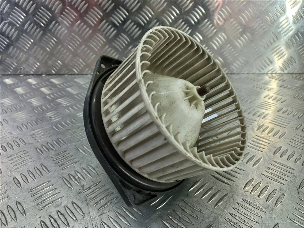 моторчик отопителя SUZUKI IGNIS 1.5 MT (99 л.с.)Ignis  II (2003—2008) Хетчбэк 7415086G00, 2130 рублей, Москва