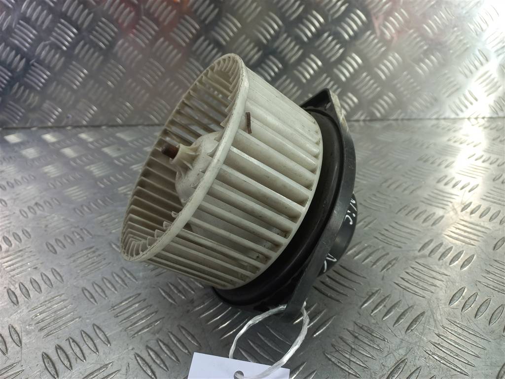 моторчик отопителя SUZUKI IGNIS 1.5 MT (99 л.с.)Ignis  II (2003—2008) Хетчбэк 7415086G00, 2130 рублей, Москва