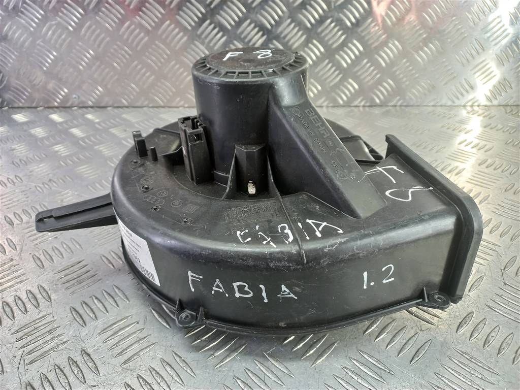 моторчик отопителя SKODA FABIA  6Q2819015H, 2820 рублей, Москва