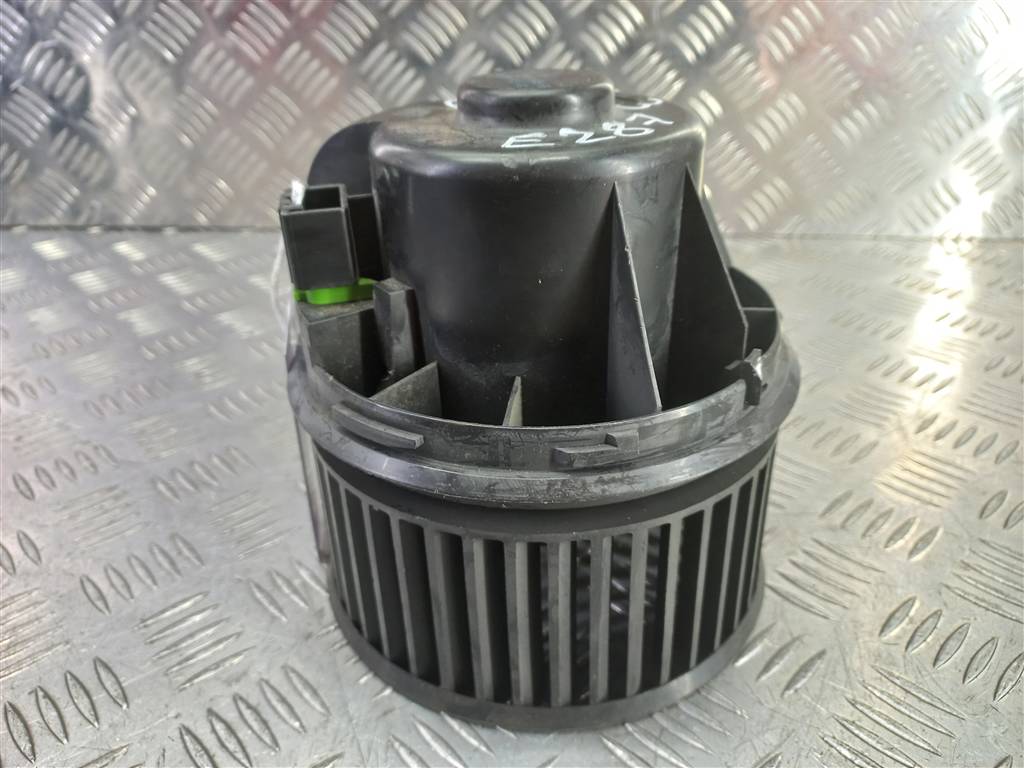 моторчик отопителя FORD Focus  1696007, 2930 рублей, Москва