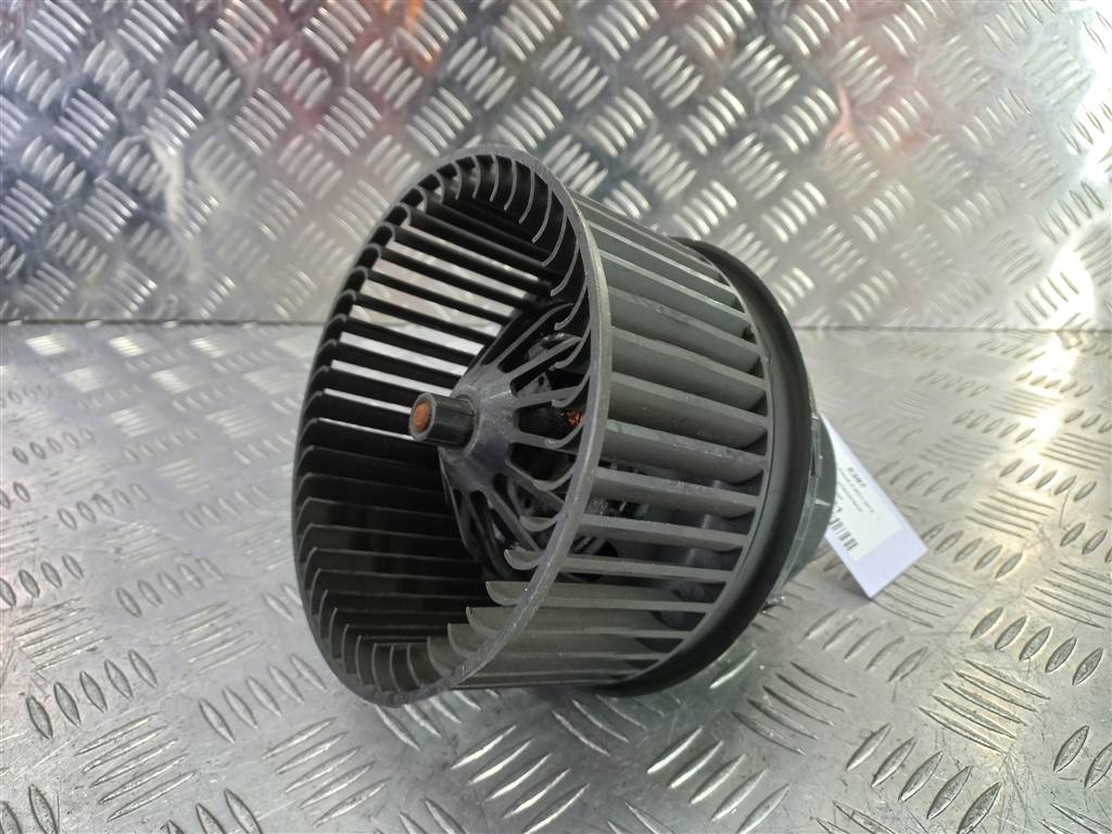 моторчик отопителя FORD Focus  1696007, 2930 рублей, Москва