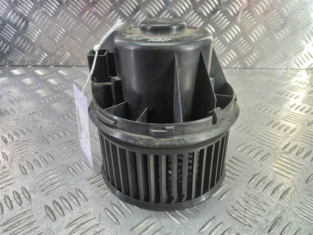 моторчик отопителя FORD Focus 1.8 MT (125 л.с.)Focus  II (2005—2008) Хетчбэк 1362641, 2010 рублей, Москва