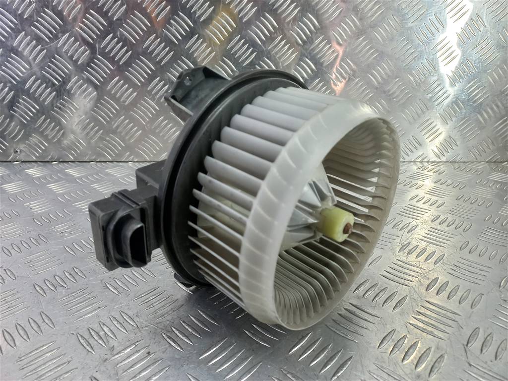 моторчик отопителя SUBARU Tribeca 3.0 4WD AT (245 л.с.)Tribeca  WX (2004—2007) Внедорожник 72223XA02A, 5580 рублей, Москва