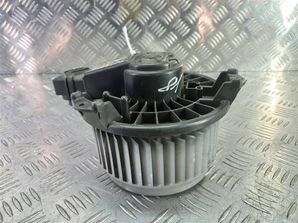 моторчик отопителя SUZUKI SWIFT 1.3 MT (93 л.с.)Swift  III (2004—2011) Хетчбэк 7415063J00, 980 рублей, Москва