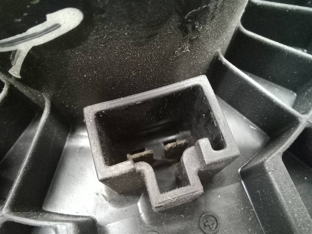 моторчик отопителя SUZUKI SWIFT 1.3 MT (93 л.с.)Swift  III (2004—2011) Хетчбэк 7415063J00, 980 рублей, Москва