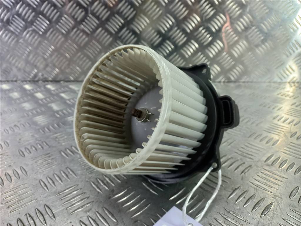 моторчик отопителя SUZUKI JIMNY 1.3 4WD MT (86 л.с.)Jimny  III рестайлинг (2005—2012) Внедорожник 7415081A01, 5350 рублей, Москва