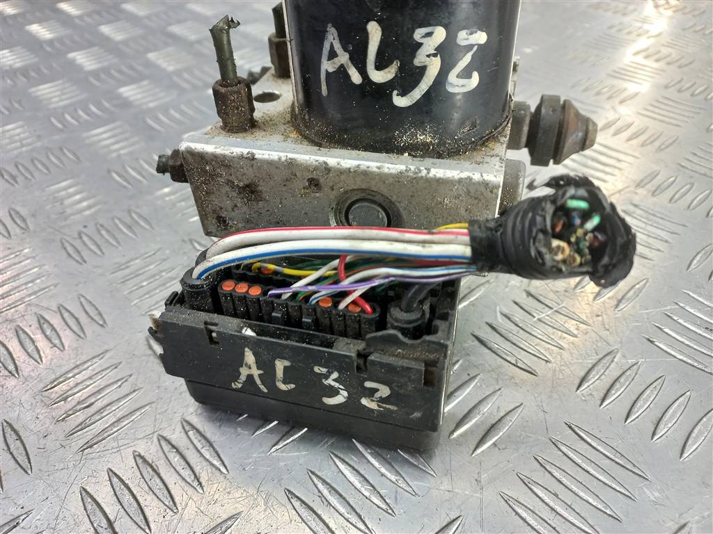 блок abs SUZUKI Grand Vitara 2.0 4WD MT (140 л.с.)Grand Vitara  II (2005—2008) Внедорожник 5611064JC1, 2930 рублей, Москва