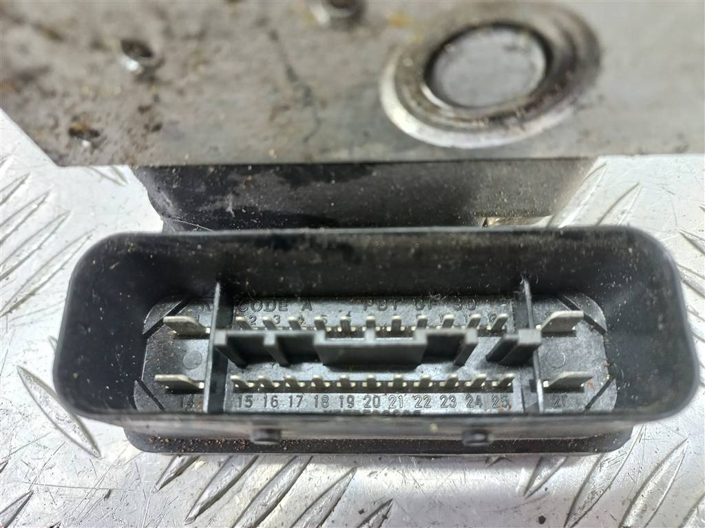 блок abs SUZUKI Grand Vitara 2.0 4WD MT (140 л.с.)Grand Vitara  I рестайлинг (2000—2006) Внедорожник 5611064JC1, 2930 рублей, Москва